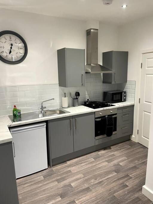 #4Bs 1 Bed Serviced Apartment Derby Exterior foto